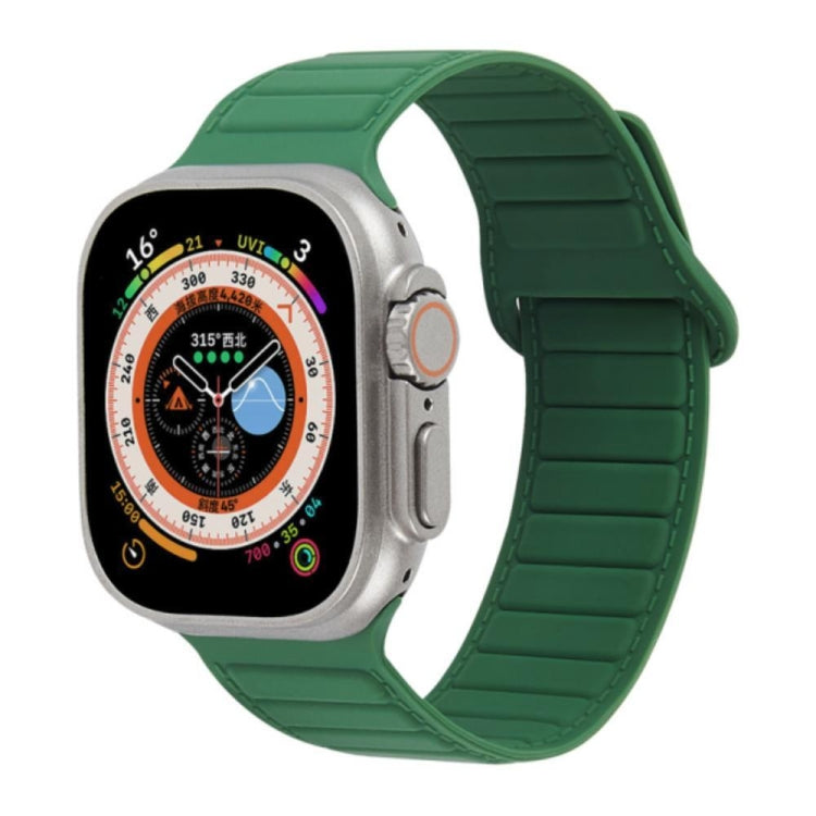 For Apple Watch SE 2022 40mm Loop Magnetic Silicone Watch Band(Green) - Watch Bands by PMC Jewellery | Online Shopping South Africa | PMC Jewellery